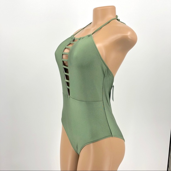 Sexy Swimsuit - Picture 3 of 8